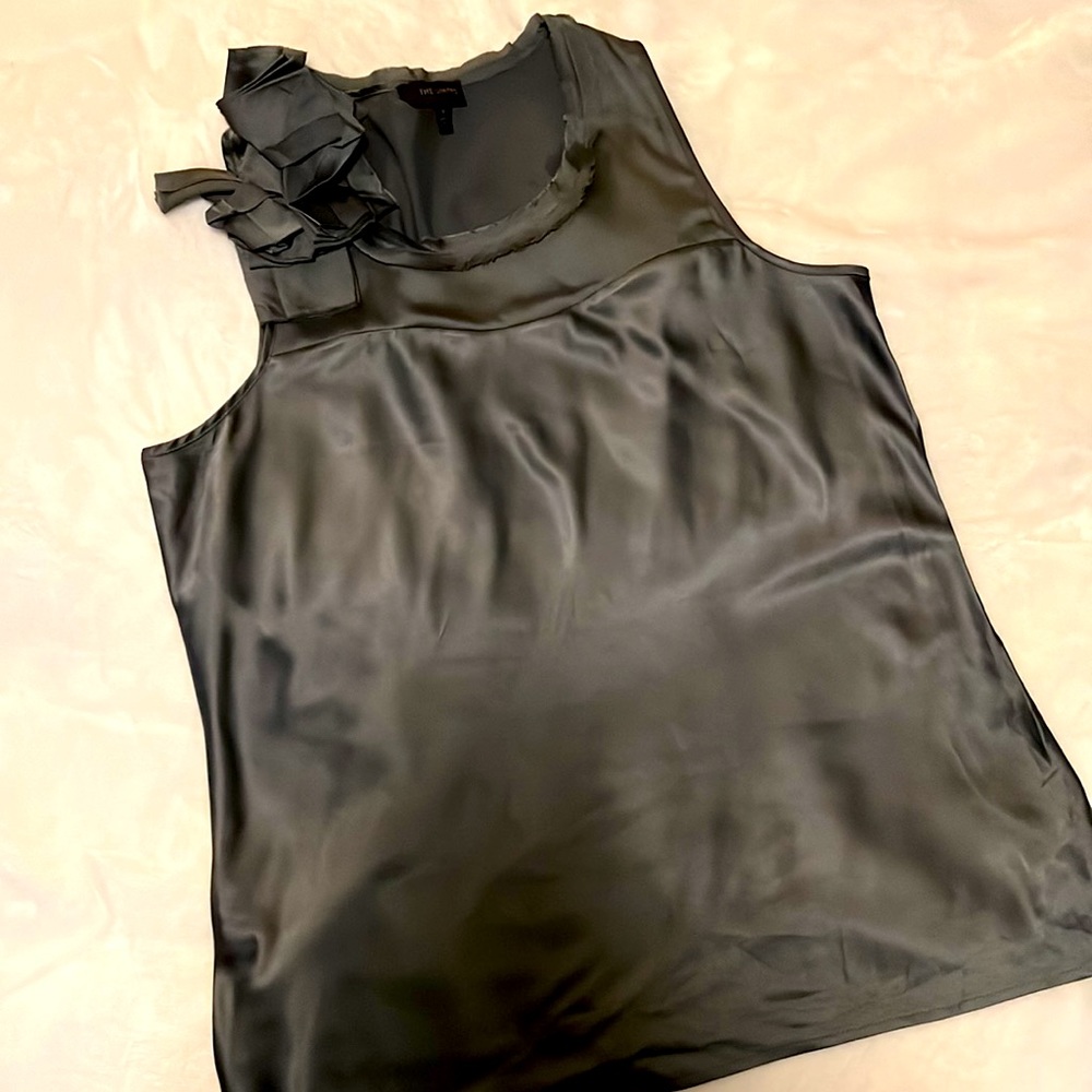 NWOT- The limited: Gray sleeveless blouse
